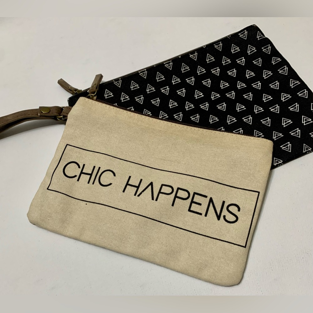 🎀 Makeup and Accessories Wristlet Bag
Set NWOT🎀CHIC